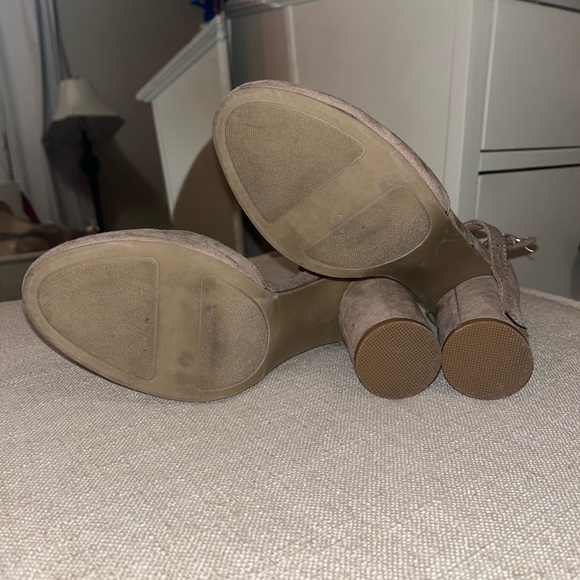 Lauren Conrad Suede Heels - Picture 3 of 4